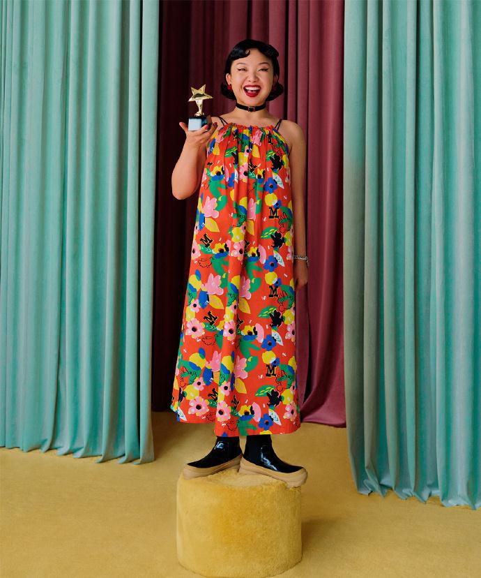 辣目洋子证明了胖胖的女孩子也能很时髦！穿波点裙性感又可爱 明星搭配 第2张