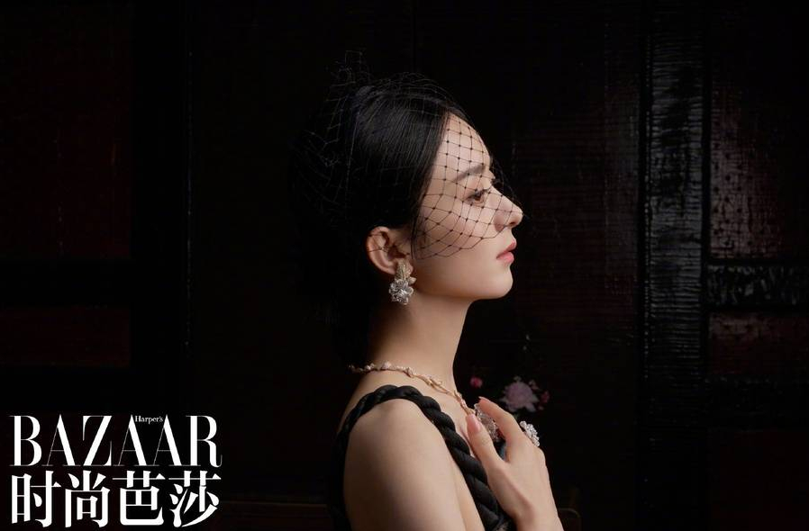 赵丽颖夏日繁花大片曝光，眼神淡然而坚韧，网友直呼美得惊艳！ 时尚 第11张