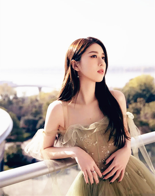 新加坡甜美女神李凯馨 穿白色吊带秀娇嫩肌肤太美 时尚 第9张