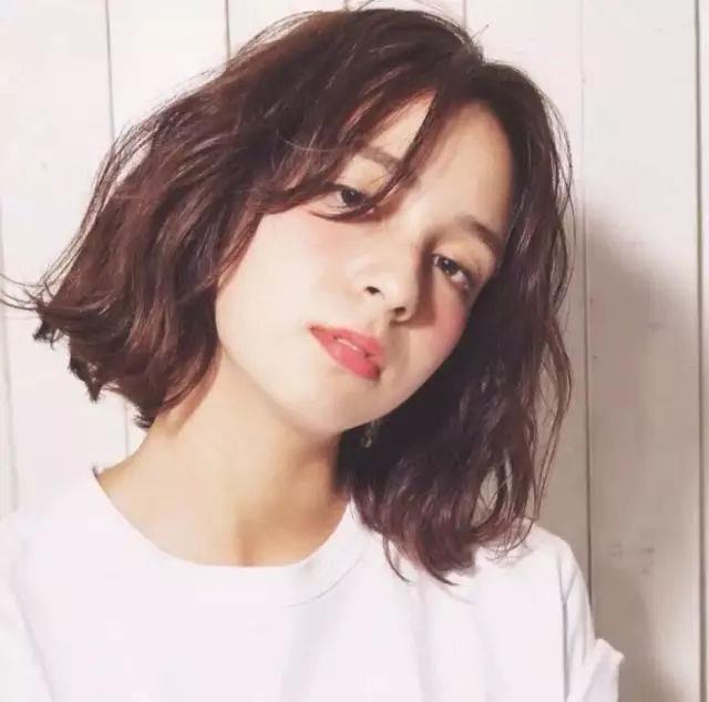 圆脸女生适合什么发型 圆脸女生发型推荐 健康 第3张
