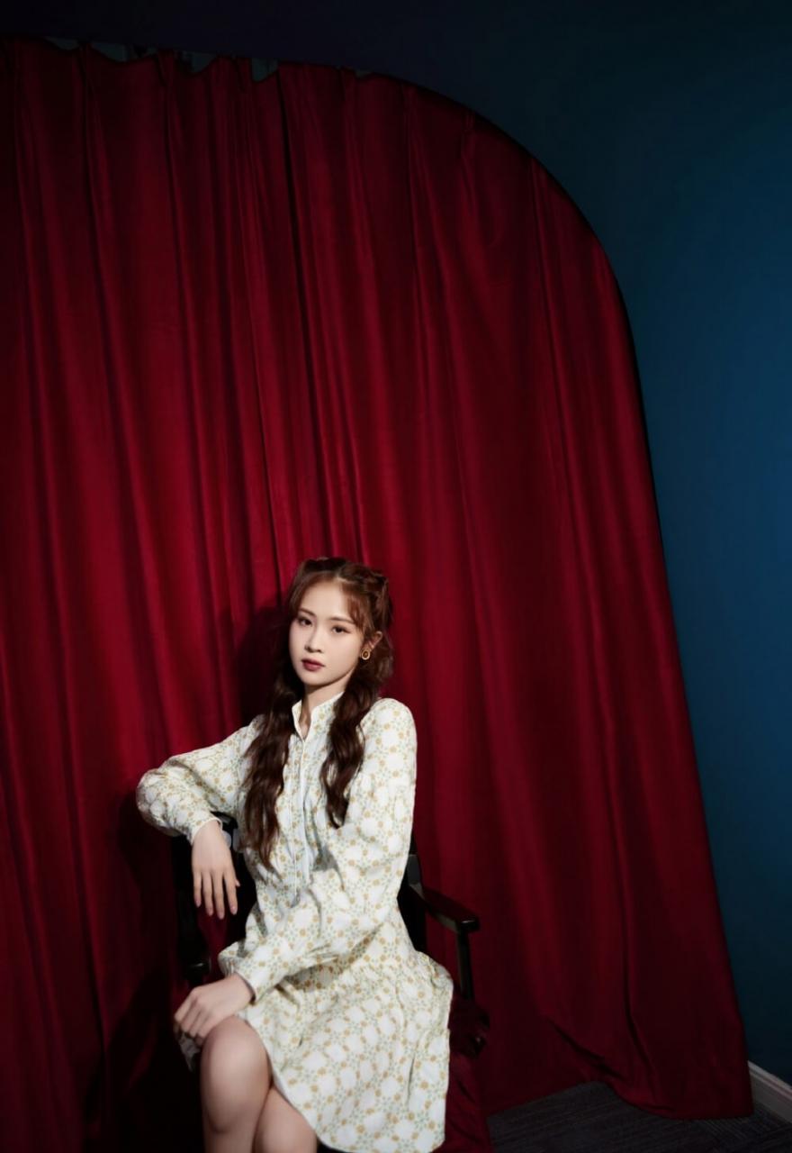 美女明星徐紫茵甜美淑女风碎花裙图片 时尚 第1张