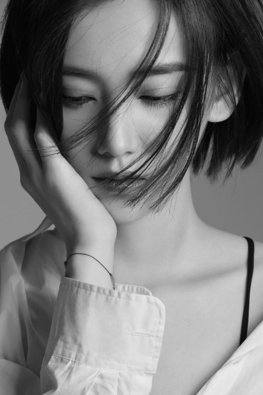 李沐宸短发造型绝美五官图片写真 时尚 第1张