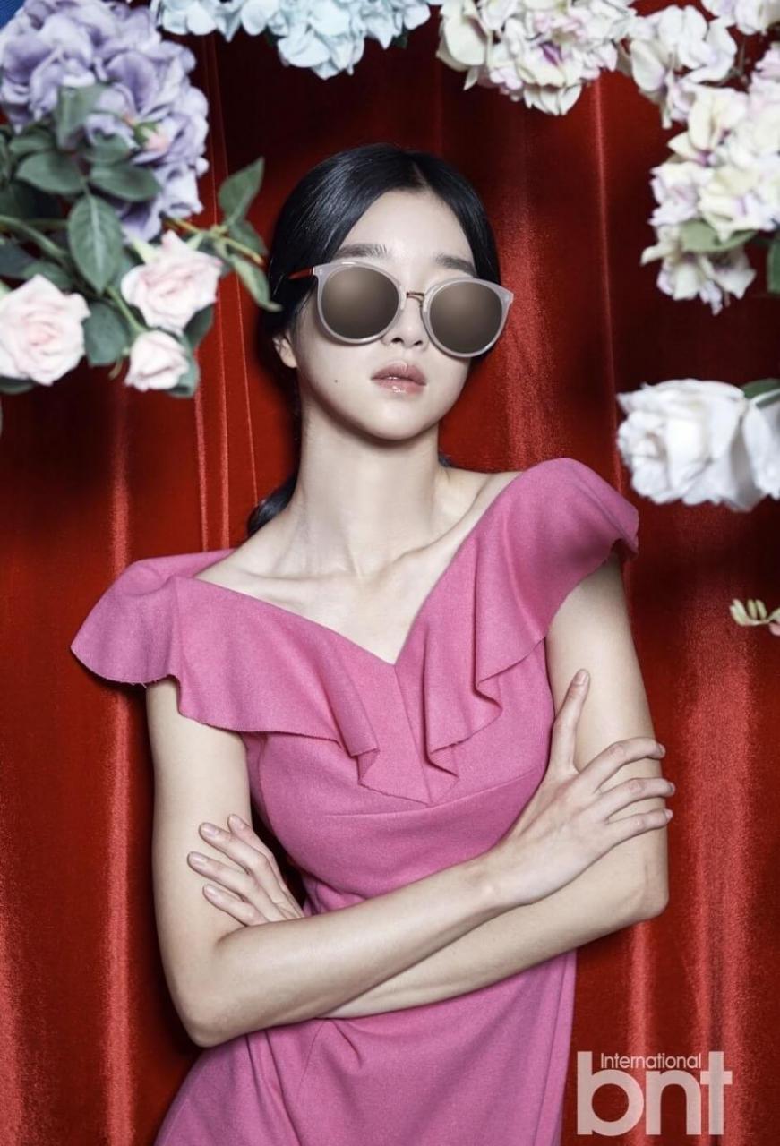 韩星徐睿知优雅红裙惊艳个人图片写真集 时尚 第1张