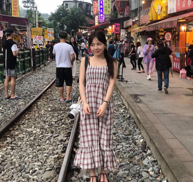 矮个子女性夏季如何穿出休闲感 矮个子女生夏季穿搭指南 穿搭 第3张