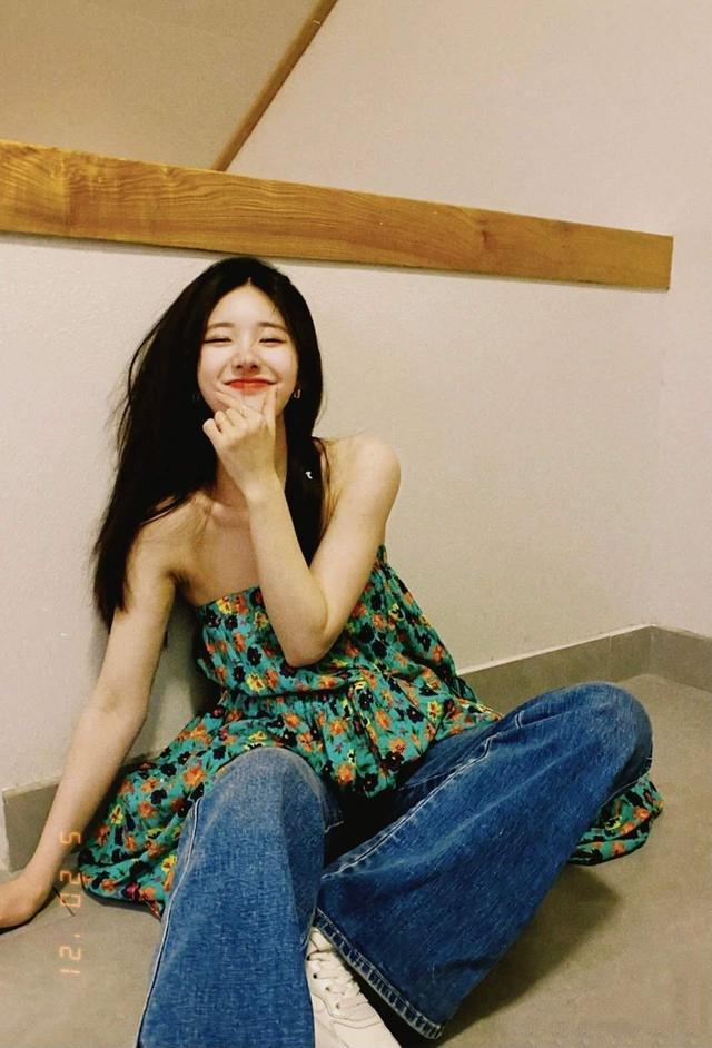 赵露思作为新生代女艺人，私底下的穿衣品味别具风格 时尚 第1张