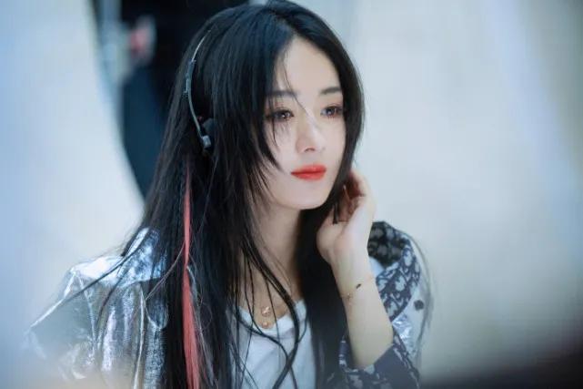 赵丽颖穿渔网裤太酷炫了！雪肤娇嫩俏丽妩媚美得让人窒息 时尚 第3张