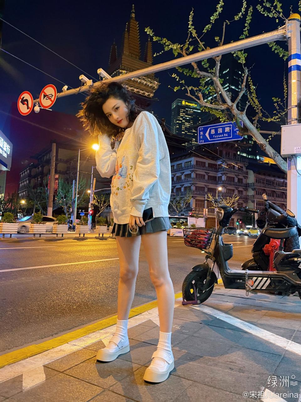 宋祖儿的穿搭简直就是小女生的模版！可纯可艳又不媚俗 时尚 第4张