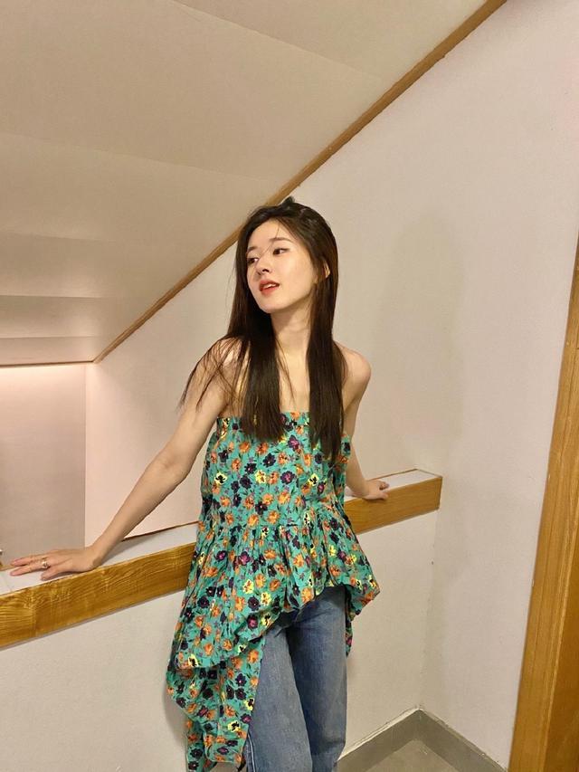 赵露思作为新生代女艺人，私底下的穿衣品味别具风格 时尚 第4张