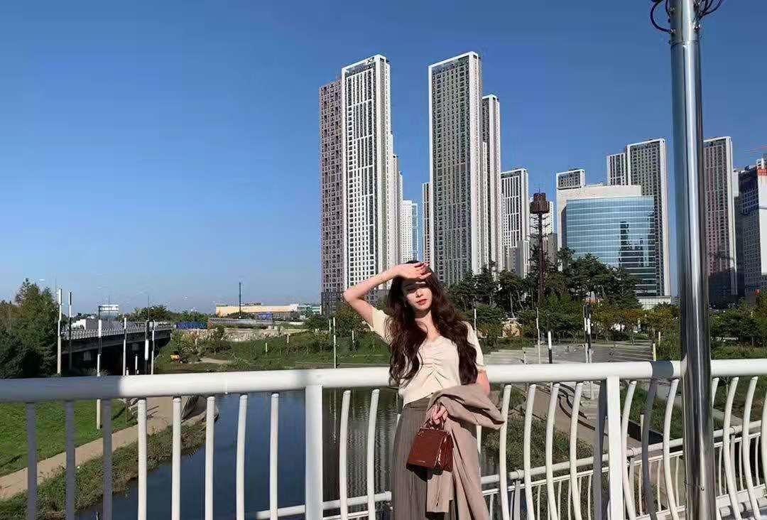 女团神颜朴智妍颜值也崩了，穿两件大衣成新潮流 时尚 第3张