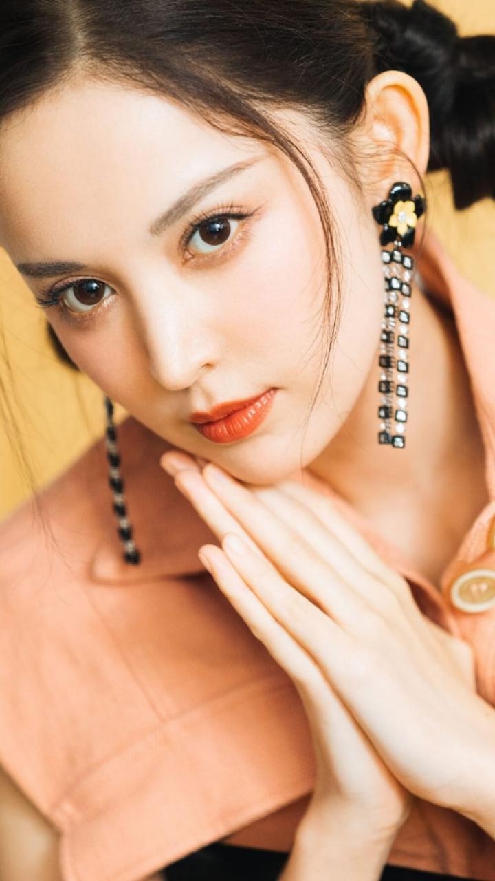 古力娜扎双丸子头粉嫩脸蛋可爱图片写真 时尚 第1张