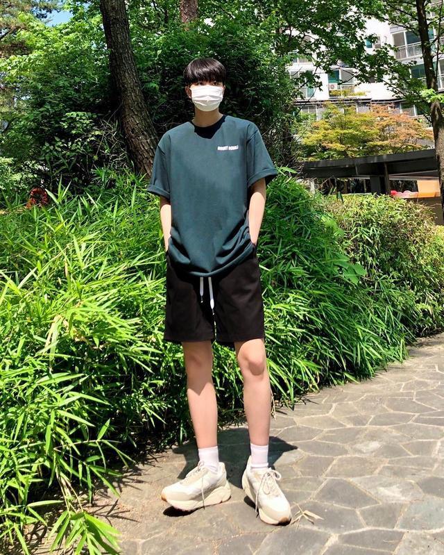 夏天男生怎么穿衣打扮清新干净 夏季男生穿衣指南 穿搭 第4张