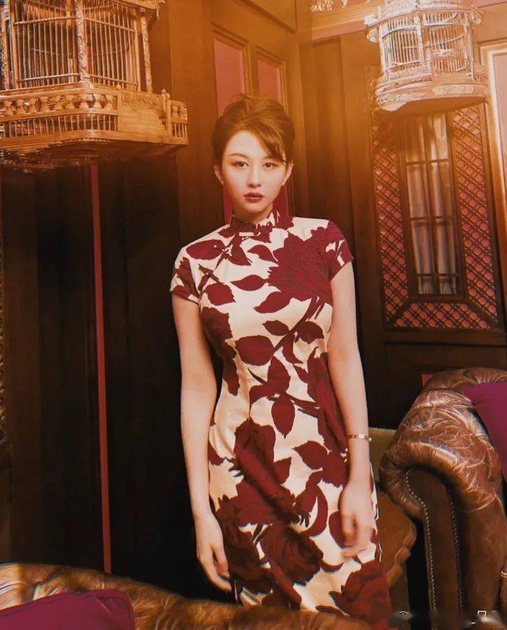 看到邱淑贞女儿穿旗袍，是疯狂心动的 时尚 第9张