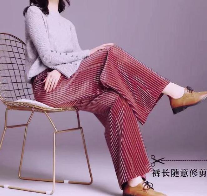 红色裤子搭配什么样的衣服最好看？ 穿搭 第2张
