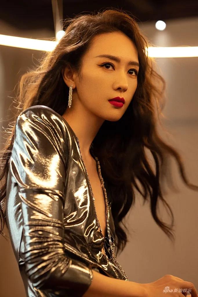 童瑶穿高开叉长裙美腿吸睛！魔鬼身材越发性感 时尚 第8张