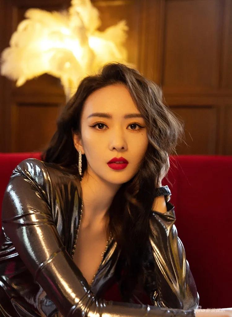 童瑶穿高开叉长裙美腿吸睛！魔鬼身材越发性感 时尚 第7张