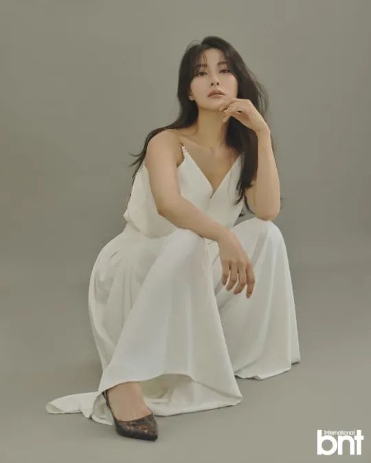 韩国女星朴奎利时尚杂志超美写真！精致优雅 时尚 第8张