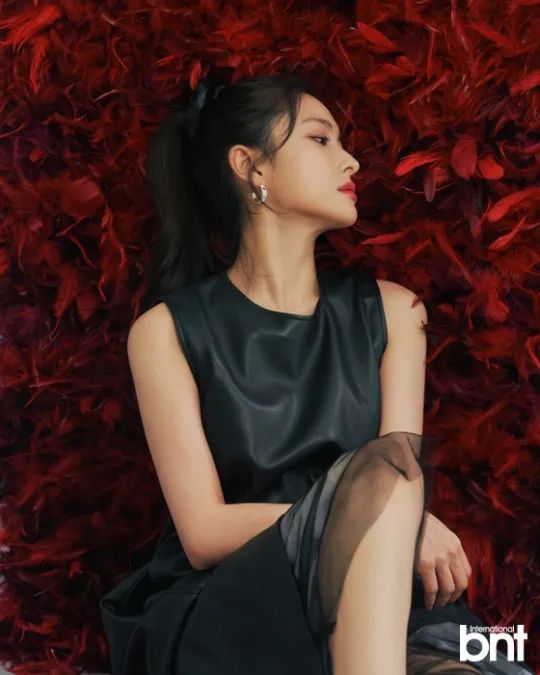 韩国女星朴奎利时尚杂志超美写真！精致优雅 时尚 第10张