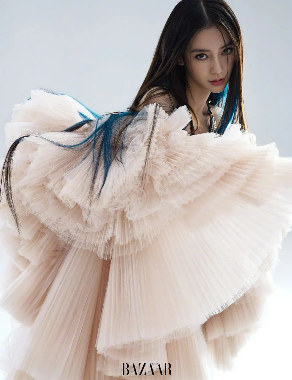 杨颖酷美大片靓丽多姿！浓妆艳抹魔鬼身材性感妩媚 时尚 第3张