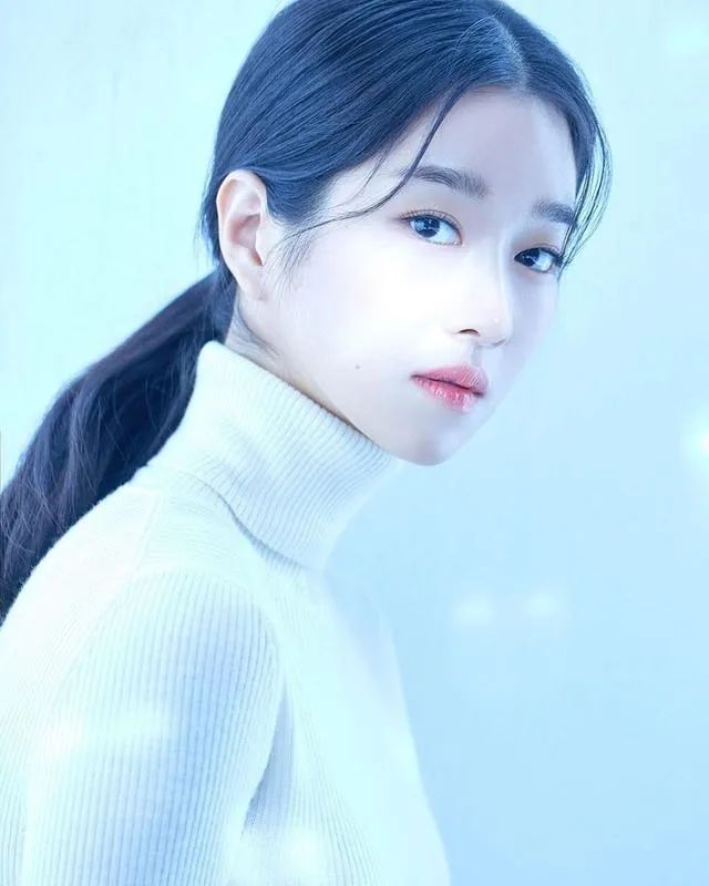 2021年韩国十大美女红星！孙艺珍金素妍宋慧乔争奇斗艳 时尚 第3张