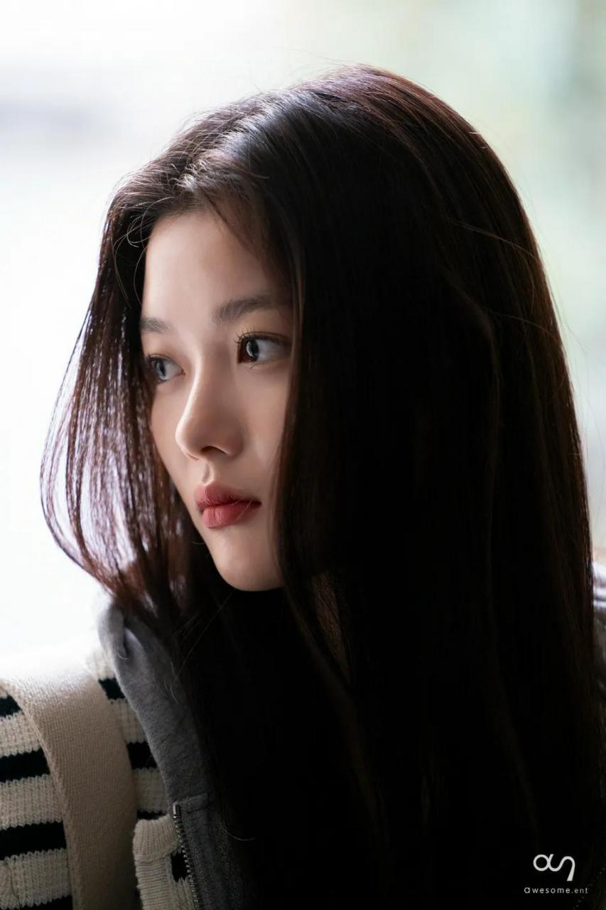韩国女星金裕贞侧颜照太惊艳！曾经影视角色也美出新高 时尚 第2张
