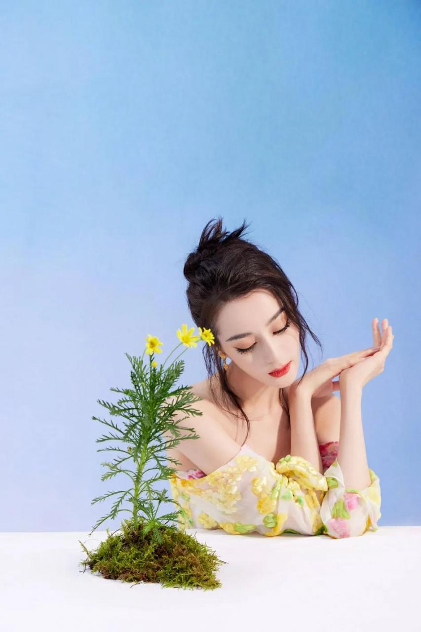 迪丽热巴穿抹胸碎花长裙变花仙子！性感撩人太美丽 时尚 第9张