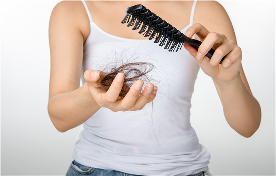 洗发水直接抹头皮会导致脱发吗 美容健康 第1张