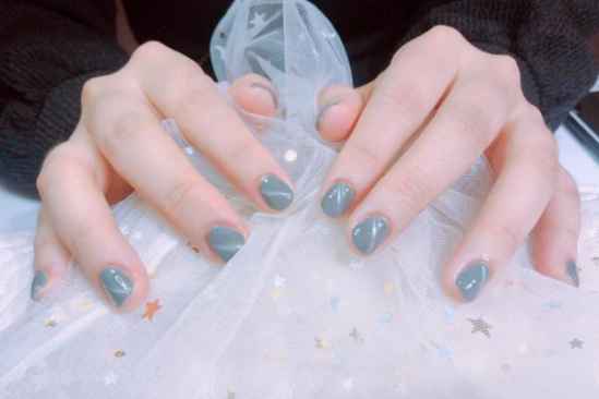 甲油胶可以直接涂在指甲上吗 甲油胶可以直接撕掉吗 健康 第1张-秀美女性 甲油胶可以直接涂在指甲上吗 甲油胶可以直接撕掉吗 健康 第1张