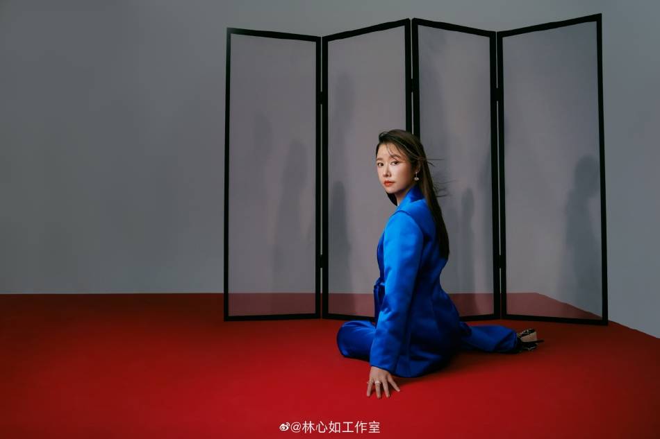 林心如新春写真超靓丽，长发飘逸状态绝佳美得不可方物！ 时尚 第7张