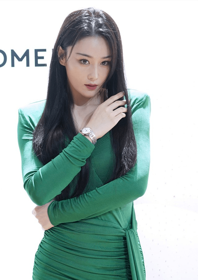 张馨予穿睡衣裙看着更温柔了，太有女人味 时尚 第9张