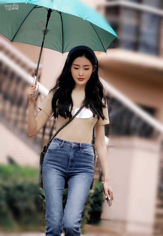 张天爱参加浪姐3私服造型舒服，看身材像18岁少女 时尚 第3张