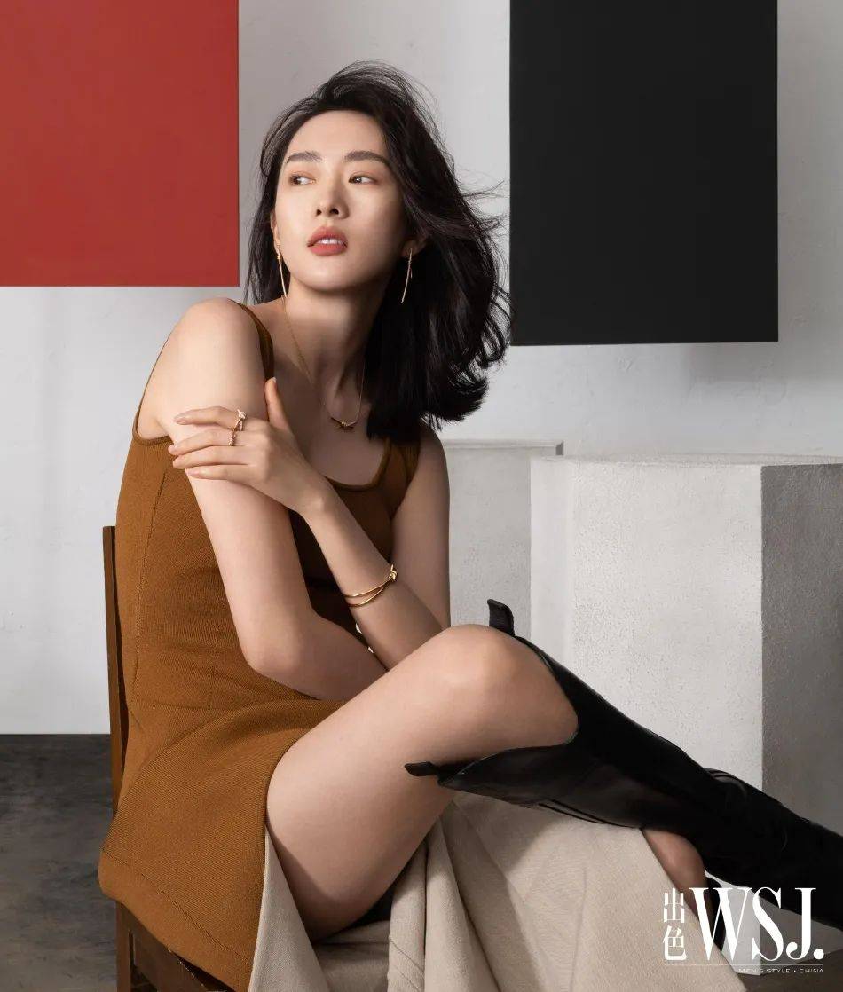 童瑶黑白色彩超靓美图！飒爽干练女人味十足 时尚 第2张