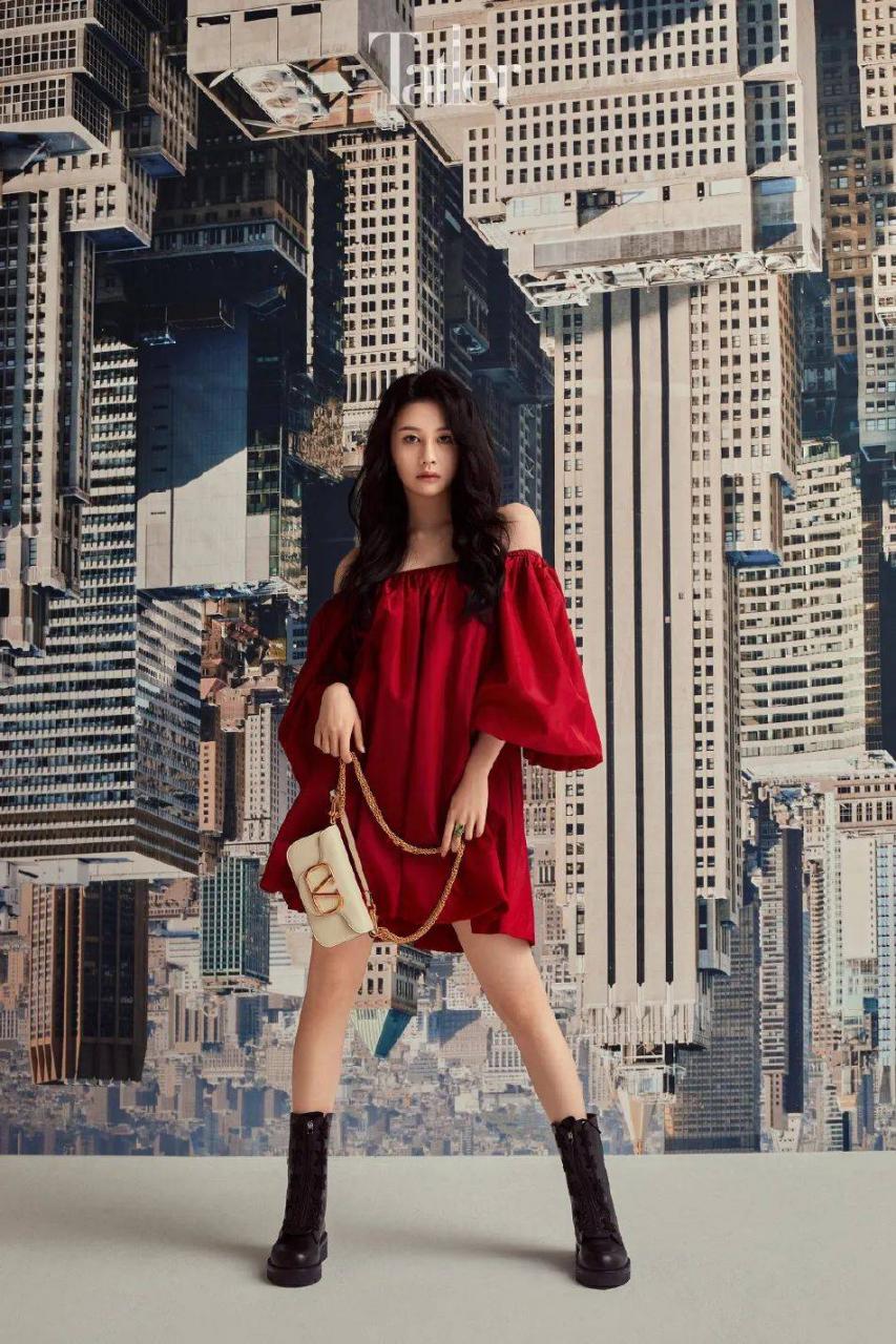 邱淑贞女儿沈月红衣写真！肤白貌美大长腿太性感火辣 时尚 第1张