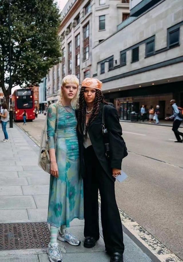 普通女人怎么拥有“时髦感”？建议换几种搭配思路，穿出博主范儿 穿搭 第7张