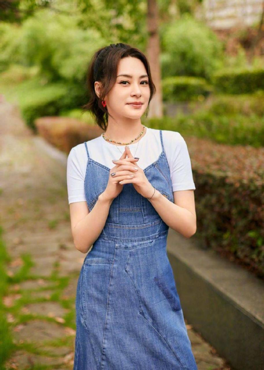 Twins复古姐妹花靓丽写真！两大美女魅力不可小觑 时尚 第3张