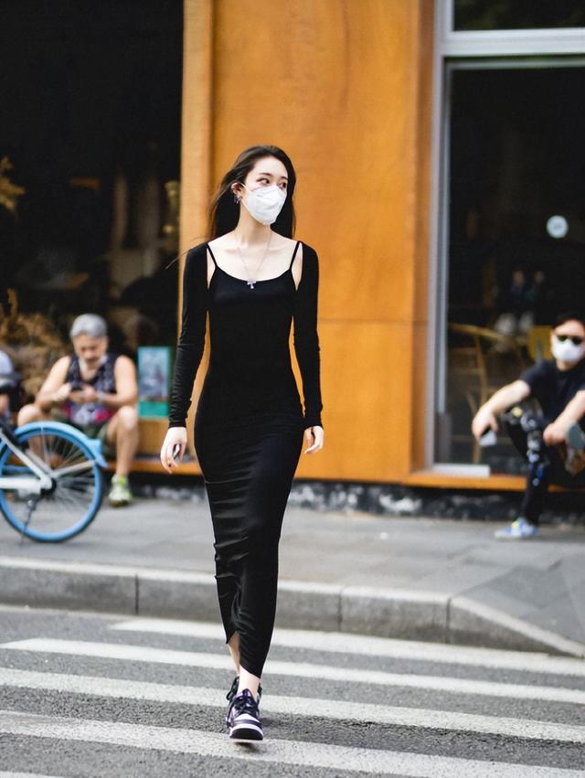 上海街拍穿搭分享，满大街复古穿搭，整个城市都变得高级了 街拍 第2张