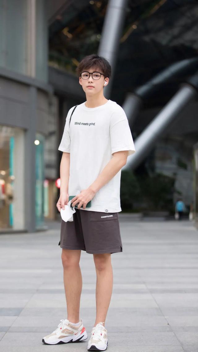 济南街拍：40度高温也挡不住潮人出街比美，这次你pick谁 街拍 第6张