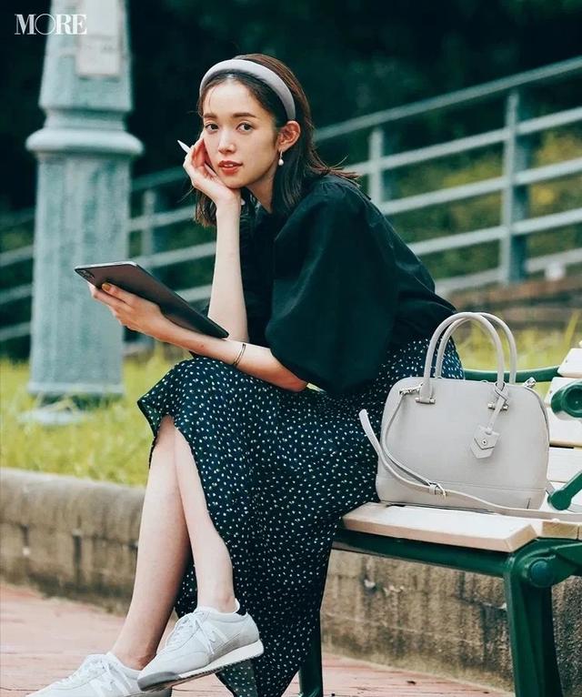 不刻意“扮嫩”却时尚又显年轻，日本主妇的穿衣搭配值得学 穿搭 第1张