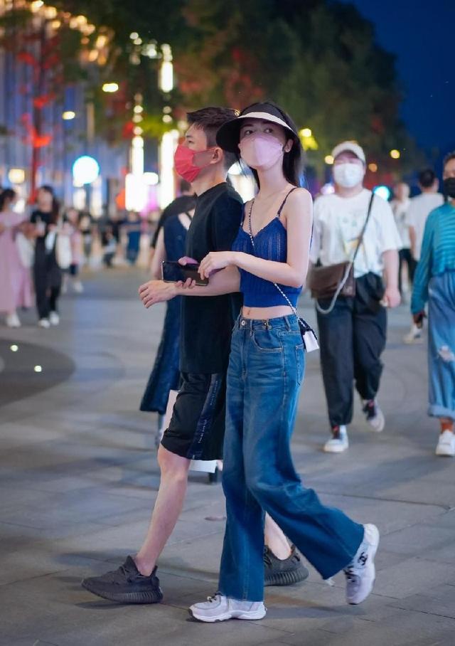 杭州街拍分享，温柔的女人穿复古风服装，气质很高级 街拍潮人 第4张