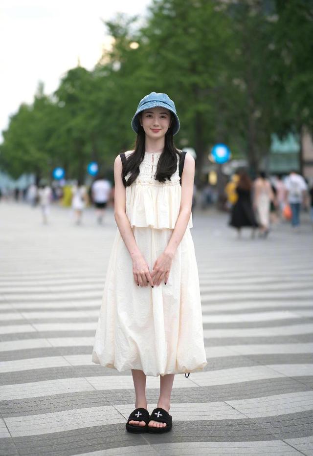 杭州街拍分享，温柔的女人穿复古风服装，气质很高级 街拍 第8张