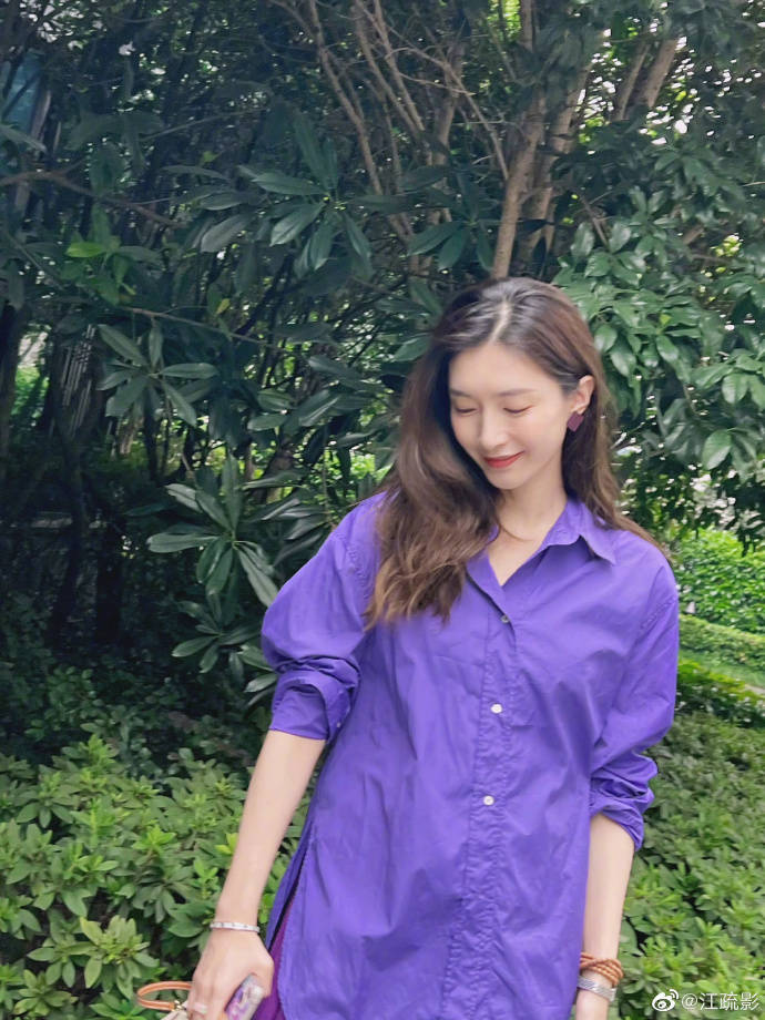 江疏影发多组靓丽写真！长发飘逸美得令人窒息 时尚 第6张