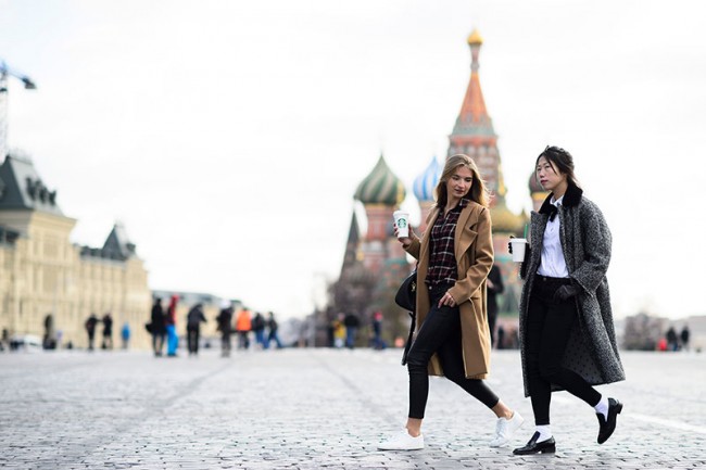 来自寒冷雪国的神秘魅力：看俄罗斯10月时尚街拍 街拍潮人 第2张
